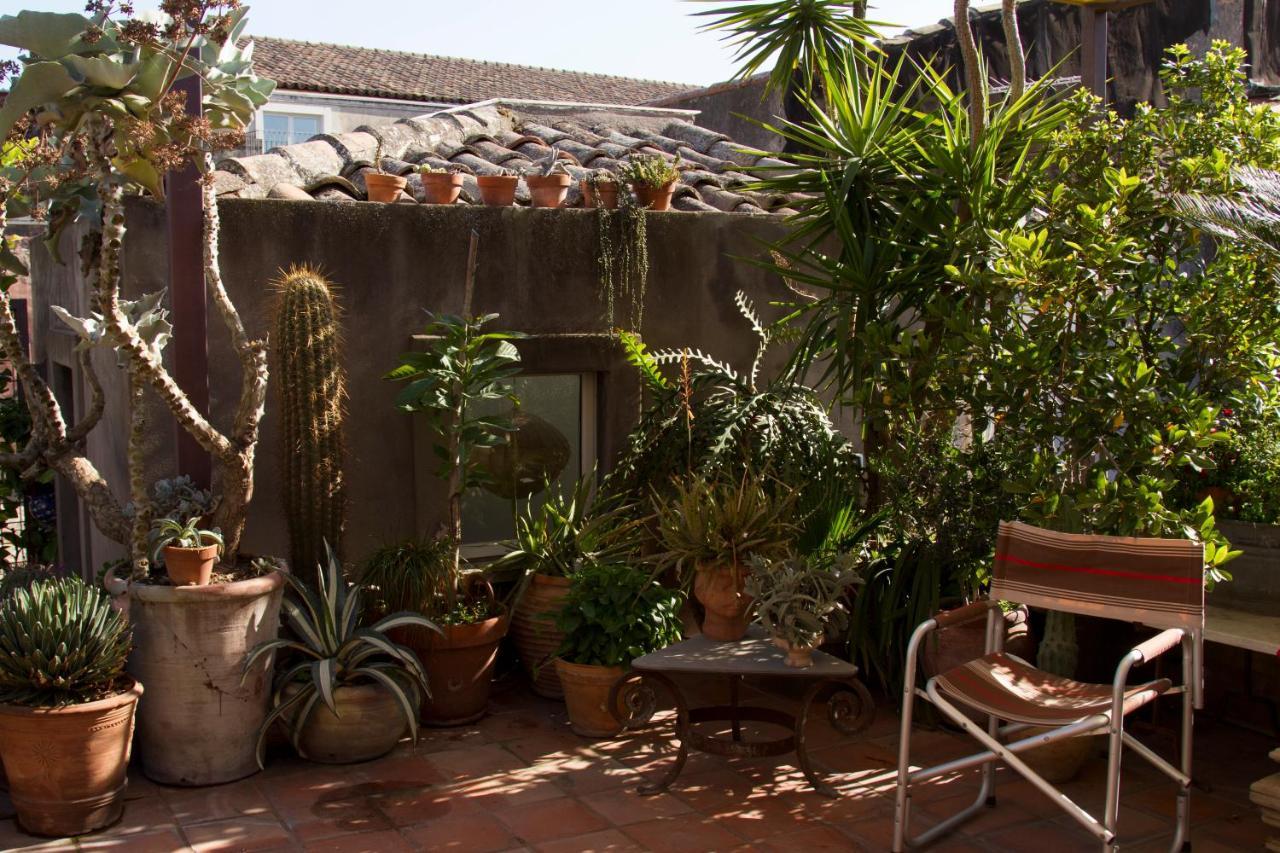 Tre Vie Apartment Con Terrazzo Giardino Pensile Catania Exterior photo